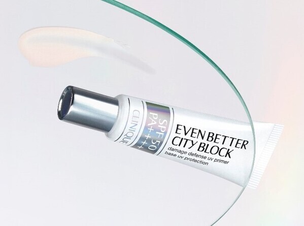 「クリニーク」からマルチディフェンス機能を備えたUVベースが登場！