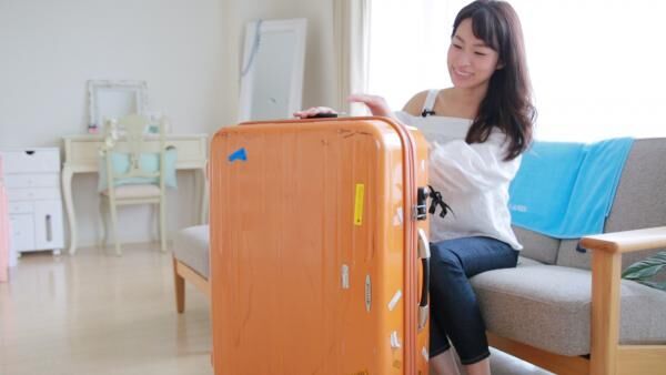 【岡本静香さんのMYトランク Vol.1】思い出を運ぶ愛用スーツケース