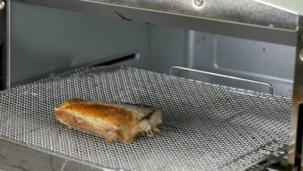 簡単！旬の「秋サバ」で作るクリームチーズのボリュームサンドのレシピ