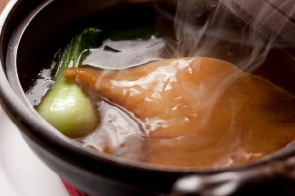 ホテルニューオータニ大阪の名物料理“ふかひれの姿煮”をオンライン販売開始！