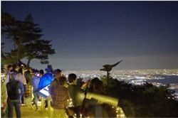 12月まで開催！“ケーブルカーで行く「六甲山1000万ドルの夜景ガイドツアー」”