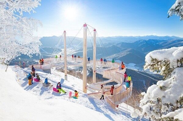 ゲレンデスペシャル♡　今期のスキー場は星野リゾートがアツい!!　冬の絶景体験・コーチの後を滑るプログラム・女子カレー！