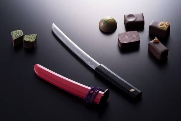貝印とパティシエ柴田武氏がショコラナイフを共同開発！ チョコレートの祭典「サロン・ドゥ・ショコラ・パリ」でデビュー♪