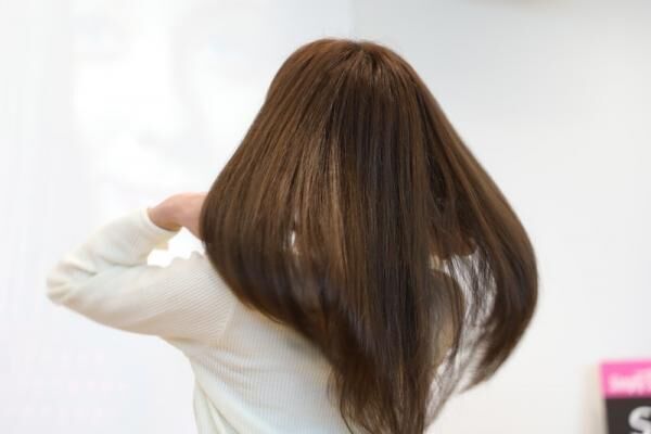 ブラシ×ヘアアイロン＝未体験ストレートってなんだ？ブラシでとかすだけで、簡単ツヤサラストレートが手に入っちゃうのです。