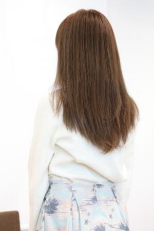 ブラシ×ヘアアイロン＝未体験ストレートってなんだ？ブラシでとかすだけで、簡単ツヤサラストレートが手に入っちゃうのです。