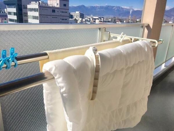 毎日気持ちよく寝たい！掃除機やアイロンなど、家にある物を使ってできる布団のお手入れ方法