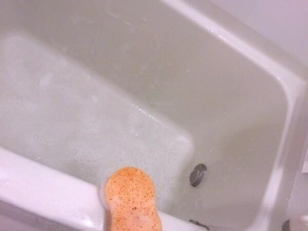 ガンコな汚れが面倒なお風呂掃除。そんな時は、重曹とクエン酸を使って楽々キレイに！