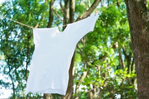 【外干しは風でハンガーがずれる…】洗濯物干しの悩みは「洗濯ロープ」が超便利！