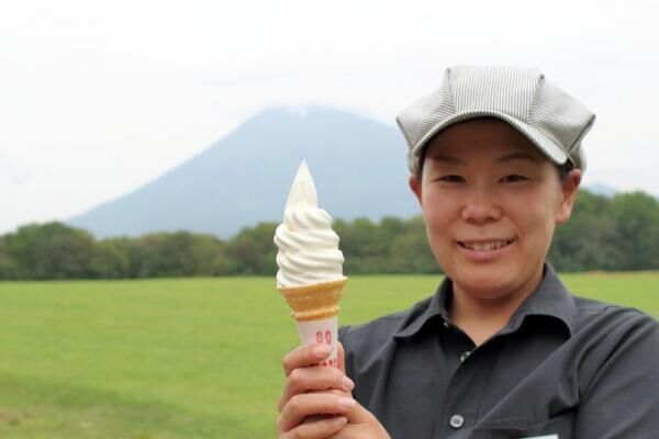 北海道でしか味わえなかった人気ソフトクリームが吉祥寺に上陸！　ニセコ高橋牧場の新鮮な牛乳を使用したさっぱりバニラ味♪