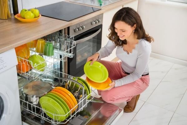「食器洗浄機」は心強い助っ人。メリット・デメリットを徹底調査！