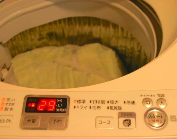 実は隠れた汚れがいっぱい！カーテンを洗濯して気持ち良い窓際へ