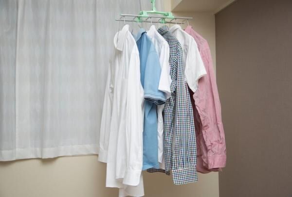【洗濯時のハプニング】大切な衣類に色移りが！洗濯法から予防まで徹底解説