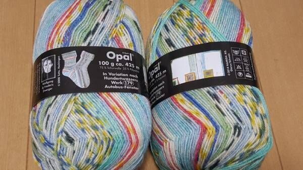 ぐるぐる編むだけで模様が出てくる、魔法の毛糸《Opal》で作るあったかソックス