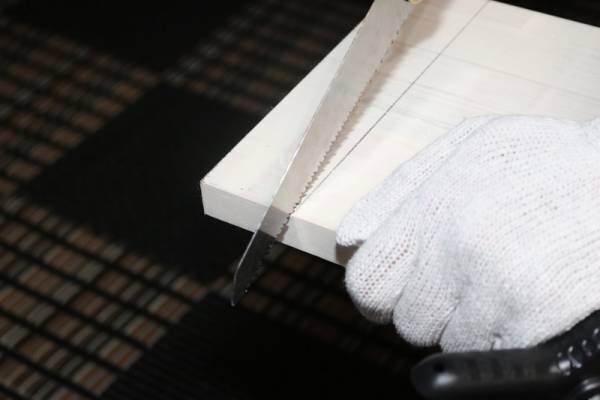 木材カットから粗大ごみの処理まで。二つ折り＆替刃ノコギリの《スマートソー》をテストしてみました！