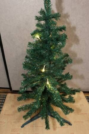 【1,000円以内のクリスマスツリー！】100均グッズだけで誰でも作れる!?プチプラクリスマスツリーを作ってみました♪