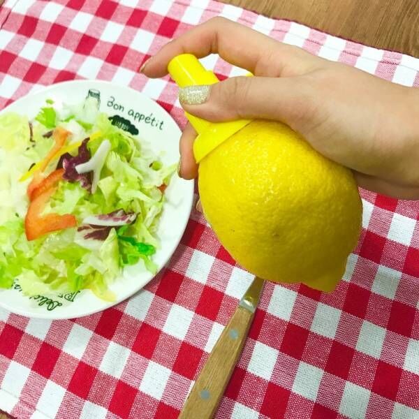 【今週のLIMIA推し】レモンをそのまま使っちゃう！〔ダイソー〕のレモン＆醤油スプレーがシュッとするだけで味つけ簡単