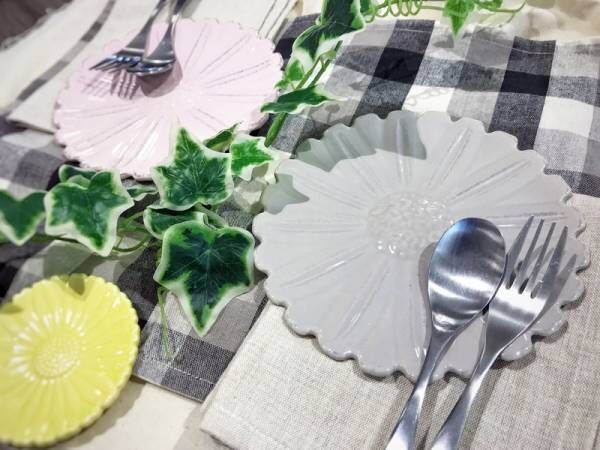 【ナチュラルキッチン アンド】テーブルに花を！おしゃれな食器で食卓を彩ろう♪