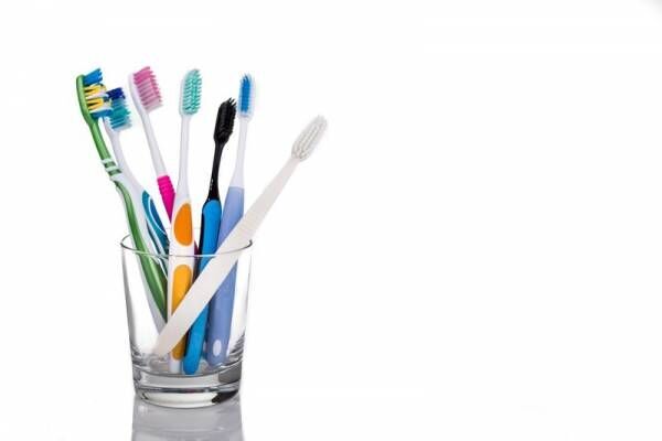 歯ブラシ収納を衛生的に！ホルダーから除菌ケースまで便利アイテムを賢く活用