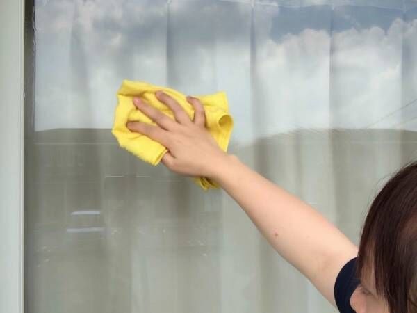 窓ガラスの大掃除！短時間で拭きムラを残さず手垢や汚れをしっかり落とす方法