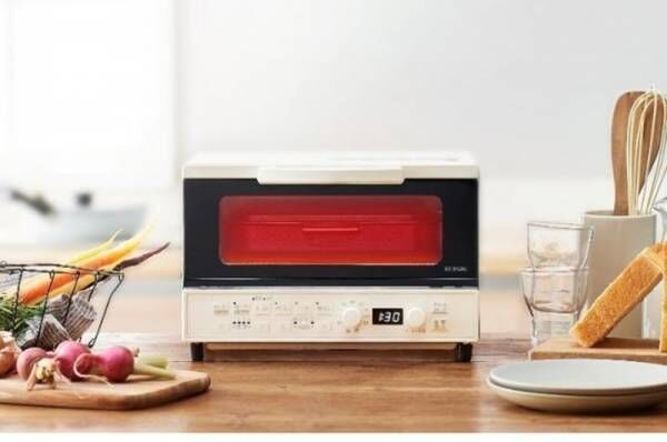 独自開発の専用容器による「凝縮過熱水蒸気方式」で生トーストが楽しめる「マイコン式オーブントースター」を新発売