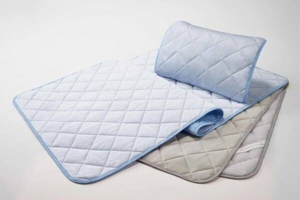 西川の冷感寝具シリーズ『COOL TOUCH』から、繊維上の菌の増殖を抑える“制菌”加工のひんやり敷きパッドが新登場！