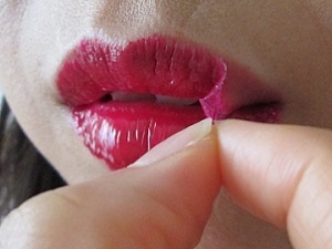 12時間メイク直し不要！ 色落ちしない話題の韓国リップ「ティント」