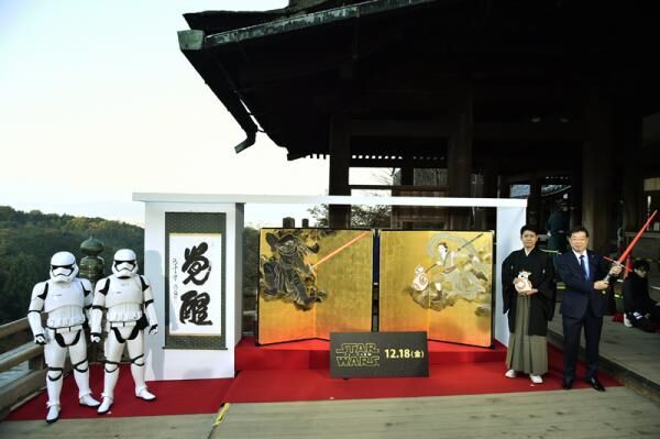 『スター・ウォーズ』風神雷神図屏風、京都・清水寺でお披露目！