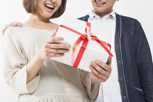 もしも夫が不倫相手に多額のプレゼントを…「慰謝料」が増えるのはどんな時？