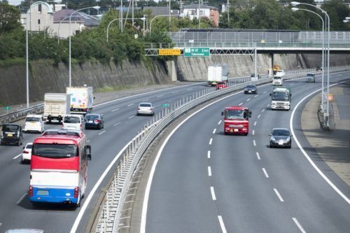 【意外と知らない道交法】追い越し車線をずっと走行…これが違反ってマジですか？