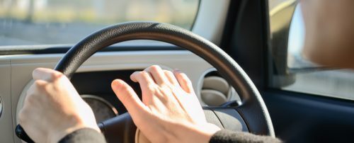 事故の原因にもなる危険な「煽り運転」…これって交通違反じゃないの？