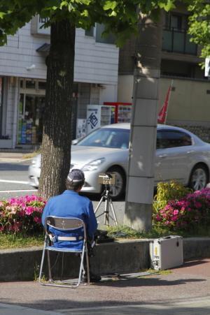 納得いかないことも…スピード違反を取り締まる「ネズミ捕り」って法律的に問題ないの？