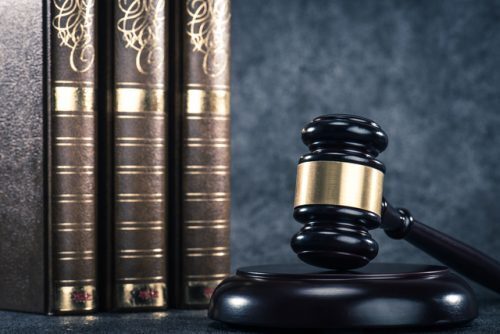 原則責任を負わない「公務員」に求償請求が認める判例が続出…弁護士が内容を解説