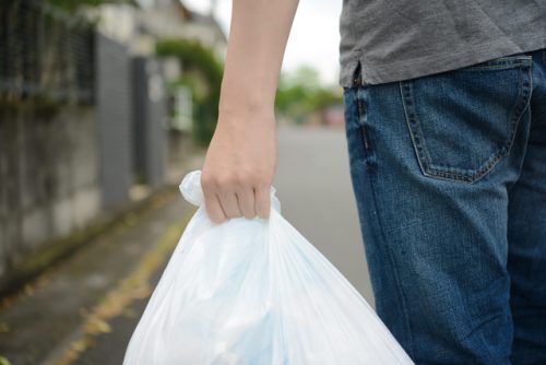 「隣人がゴミ袋を勝手に開けてくる」これって違法じゃないの？