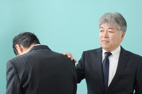 取締役を解任された…会社に損害賠償は請求できる？