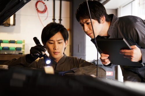 車検シーズン到来！車検が切れたまま運転したらどんな罰則が…？