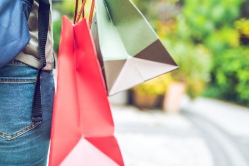 特定の店に客を流す一部のパック旅行…キックバックを貰ってても罪に問われない？