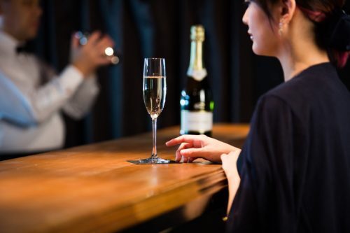 完全紹介制の店舗情報をSNSで投稿…客に損害賠償請求はできる？