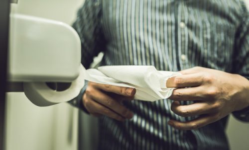 生理現象の救世主「コンビニのトイレ」一声かけずに借りたら犯罪？