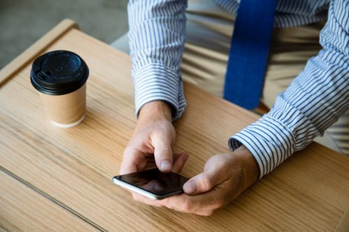 増加する企業の公式Twitter…炎上を招いたら担当者を処分できる？