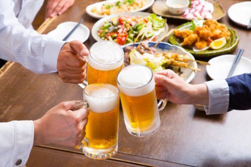 私的な会食を経費として計上…この場合どんな罪になる？