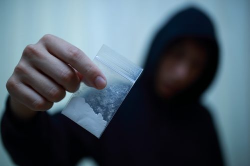 同居する子どもが覚せい剤使用…親に責任はある？