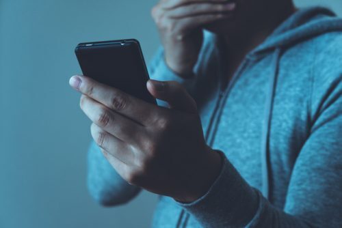 配偶者がSNSで自分の悪口を書き込み…離婚はできる？