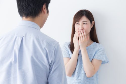 夫が働かない…収入減を理由に離婚はできる？