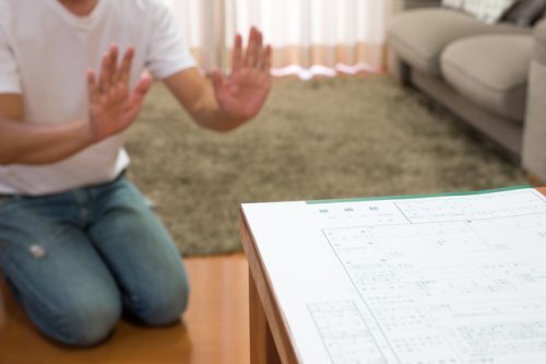 夫が会社を辞め働こうとしない…離婚事由になる？