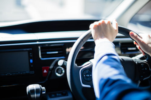 営業車を傷つけてしまった！　社員が修理費用を支払うべき？