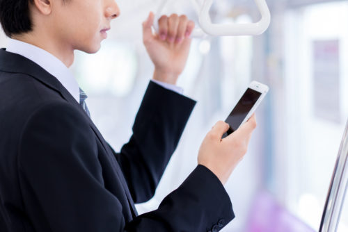 会社に報告しているものとは別の通勤手段で事故…労災は降りる？