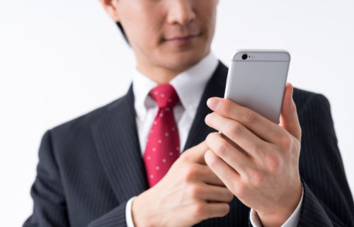 個人携帯を業務用途で使用しているのに電話代は自腹！料金を会社に請求できないの？