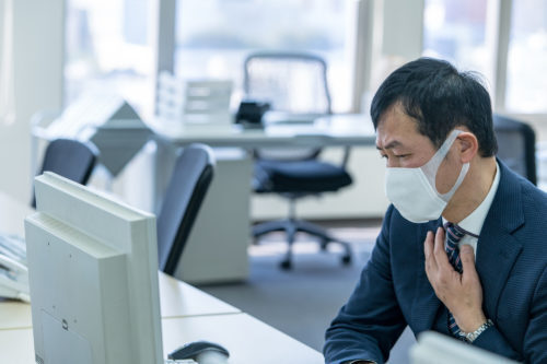 就業時間中、病院に行きたいのに会社が許可しない　これって合法？