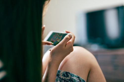 重課金者は「ガチャ」の確率を低く設定の噂　事実の場合違法になるのか？