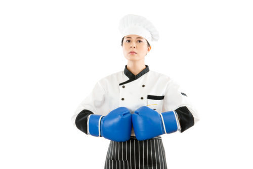 天ぷら屋で衣をはがす客へ「お引き取りください」店主の行為は法的に許されるのか？